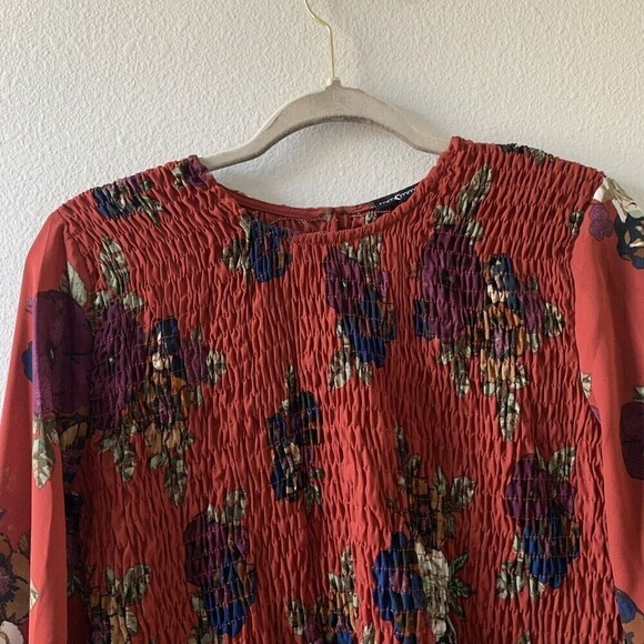 mmmmmm Womens Size Small Red Multicolor Floral Print Smocked Bell Sleeve Blouse - Picture 2 of 6